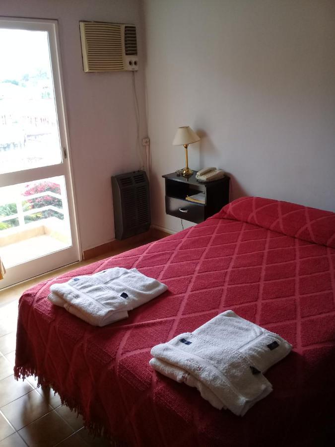 玛丽莲公寓酒店 萨尔塔 外观 照片